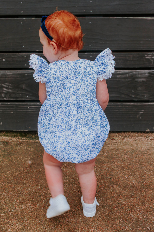 blue and white outfit for baby girl